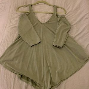 Design Lab cold shoulder top with asymmetrical hem